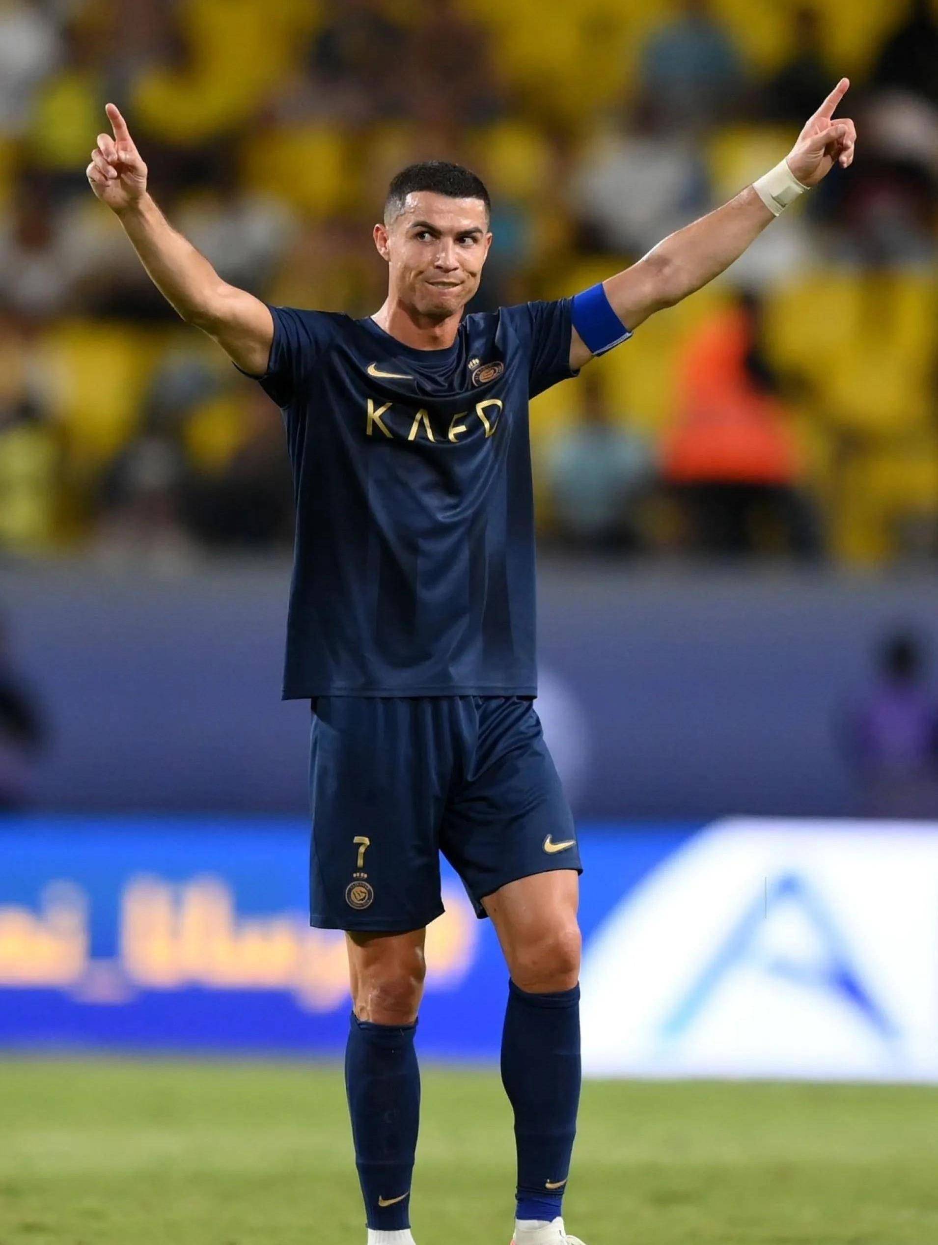 发布会变感谢会，李霄鹏赛后向各方致谢