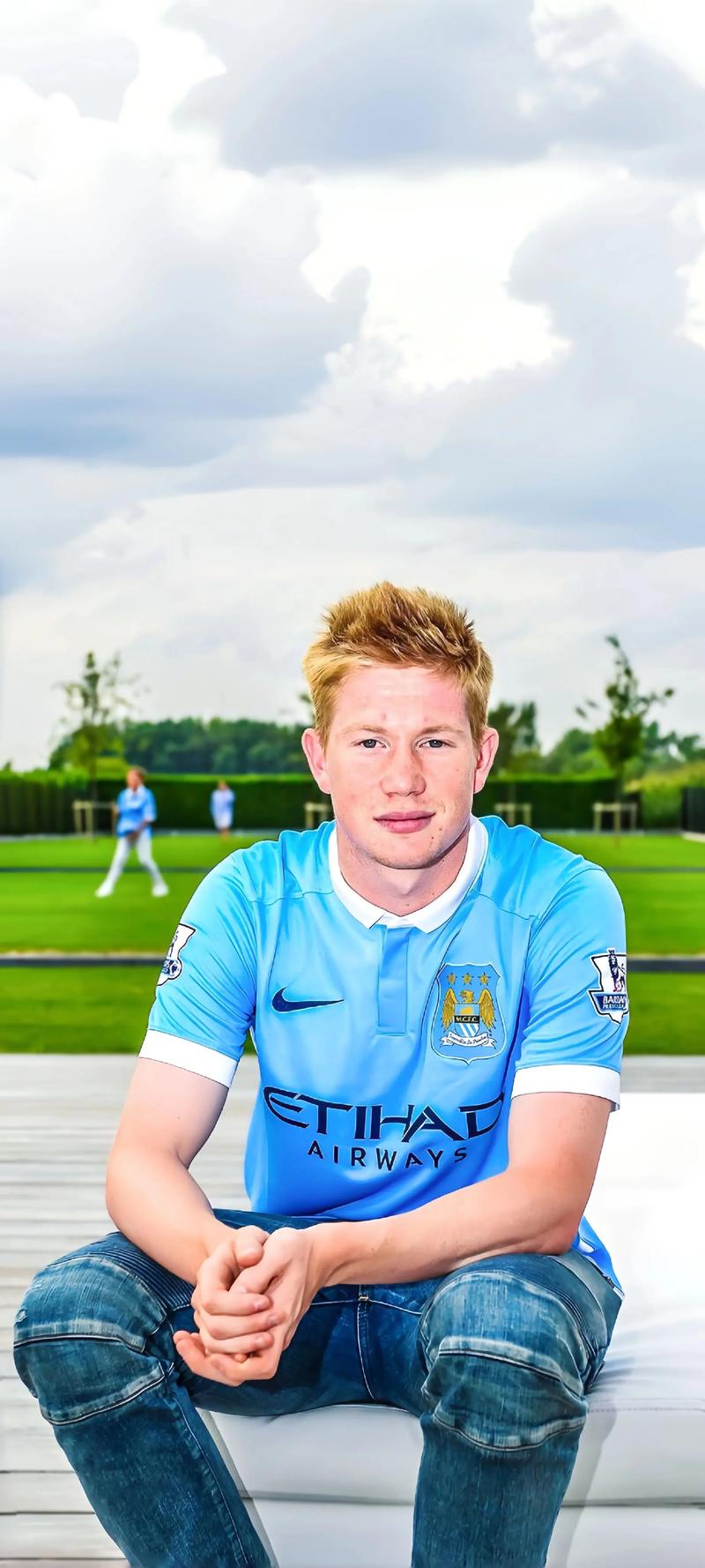 前锋射门力度与准度如何兼顾？