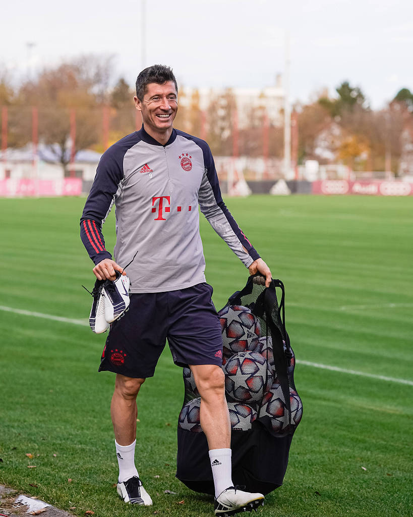 枪手近6次对阵热刺5胜1平，后者本赛季客场不败&积分最多