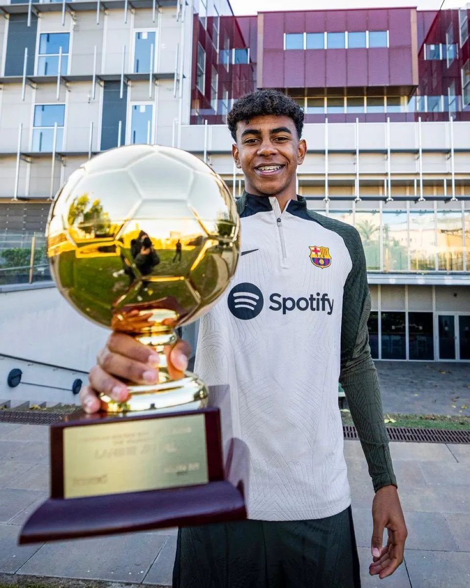 意天空：劳塔罗已回国米参加合练，预计和图拉姆首发出战德比