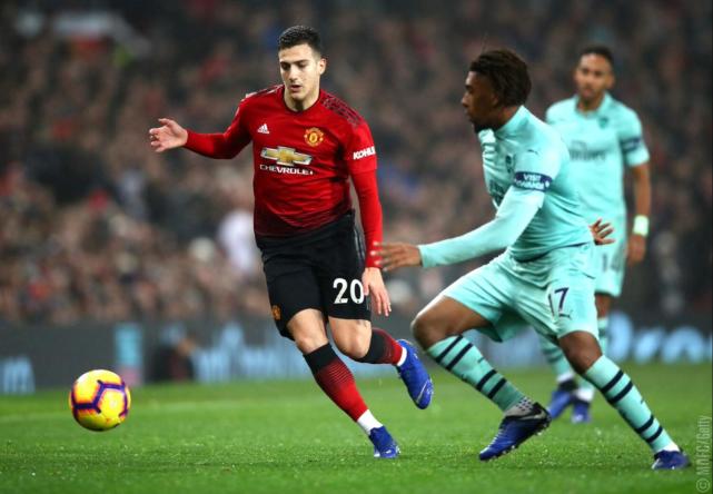 王励勤的妻子是她，曾为奥运会设计亲子装，难怪丈夫能够连连任职