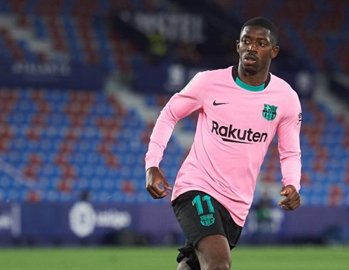 马卡：因负面争议，博阿滕在巴萨进行教练课程时遭球迷批评